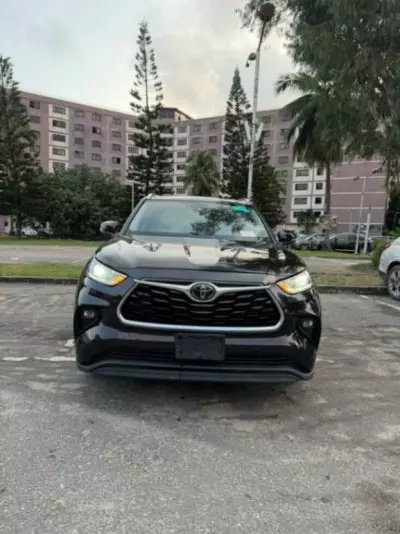 TOYOTA Highlander