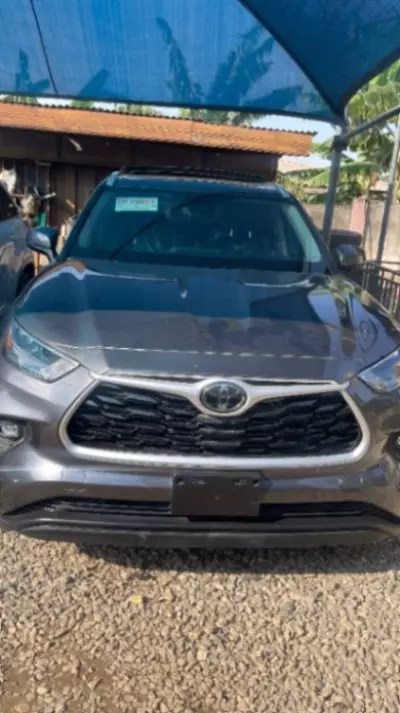 TOYOTA Highlander