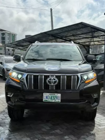 TOYOTA Prado