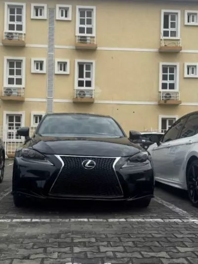Lexus IS