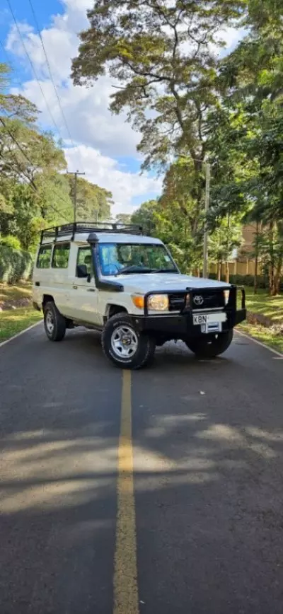TOYOTA Land Cruiser