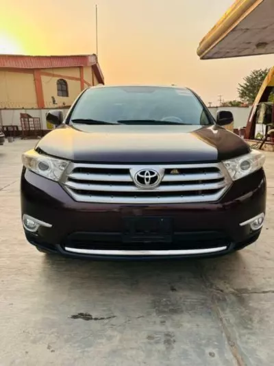 TOYOTA Highlander