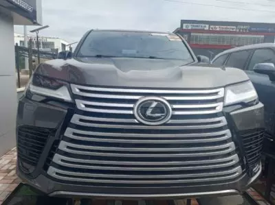 Lexus LX 600
