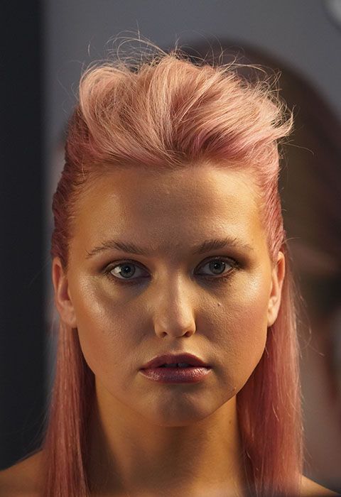 MODEL PORTRAIT PINK