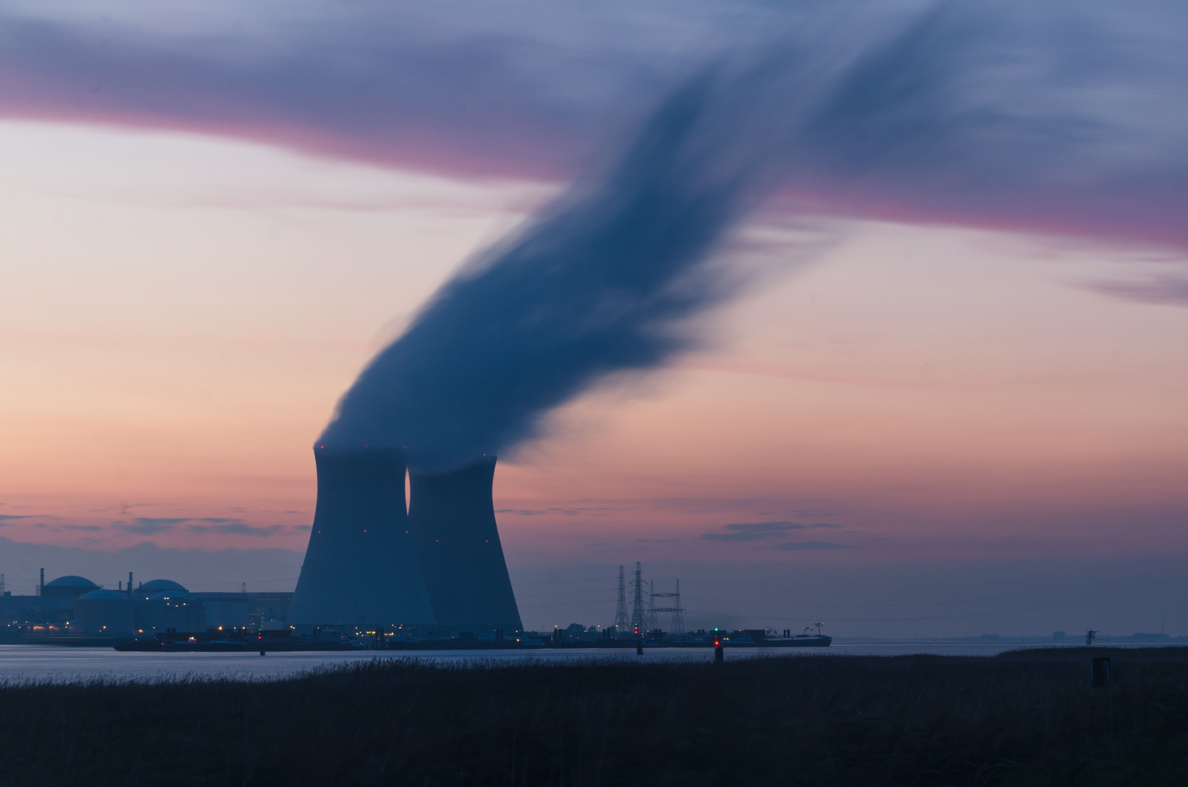 Oil polution Waste from power plant