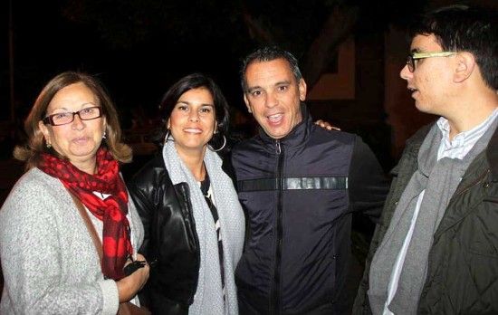 gloria-sastre-mesa-esposa-del-homenajeado-y-dos-de-sus-hijos-550x348
