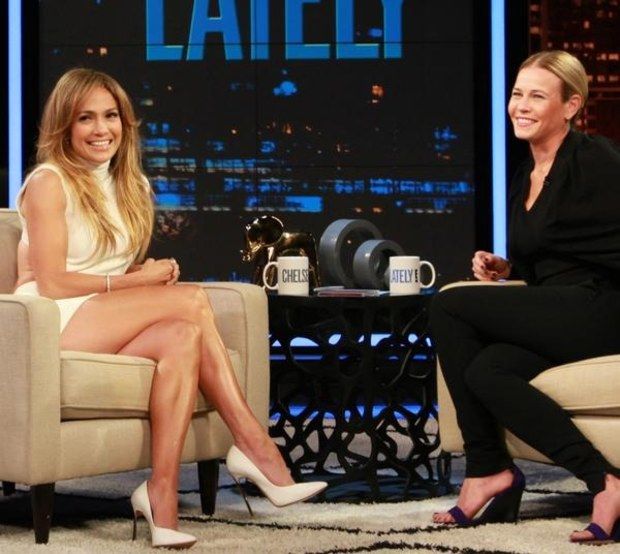 Creative Commons
Handler interviews guest Jennifer Lopez on her E! show, Chelsea Lately. 