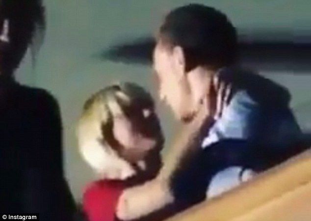 358DAB5900000578-3654466-Can_t_keep_her_hands_to_herself_Taylor_Swift_and_Tom_Hiddleston_-m-264_1466610128121