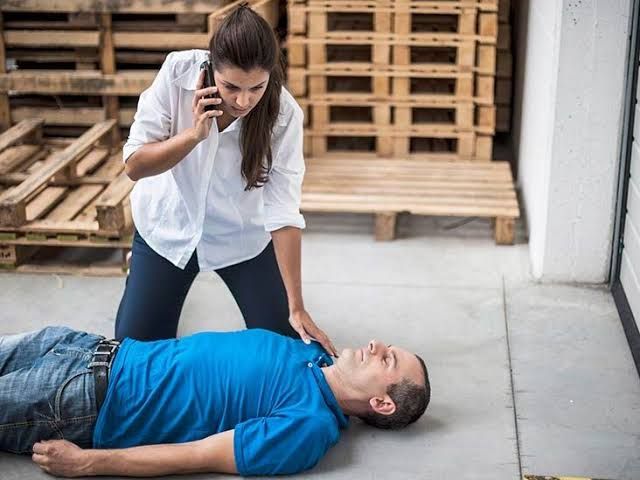 WHAT CAUSES CONVULSIONS AND HOW TO REACT