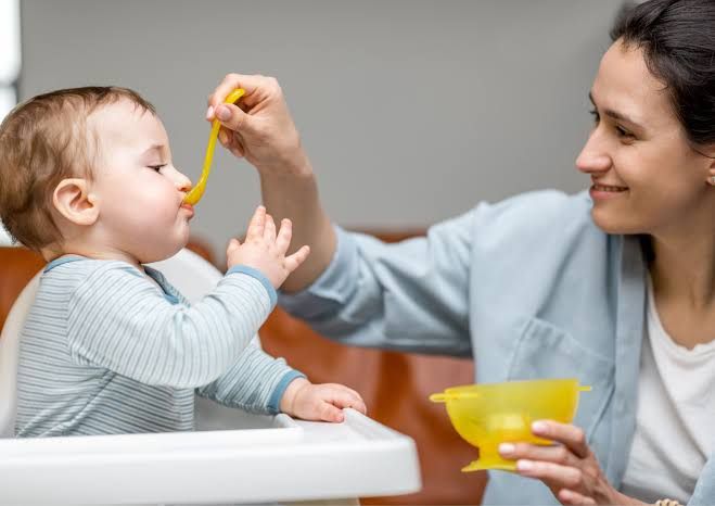 EASY TIPS FOR SUCCESSFUL BABY WEANING