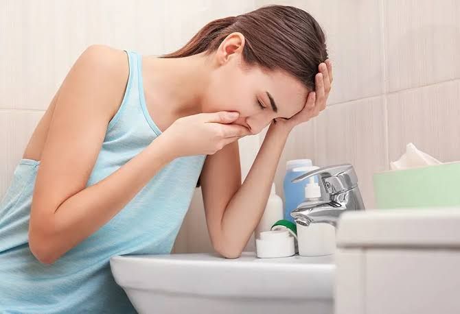 WHICH OF THE FOLLOWING IS A COMMON RISK FACTOR FOR DEVELOPING HYPEREMESIS GRAVIDARUM? WHICH OF THE FOLLOWING IS A COMMON RISK FACTOR FOR DEVELOPING HYPEREMESIS GRAVIDARUM?