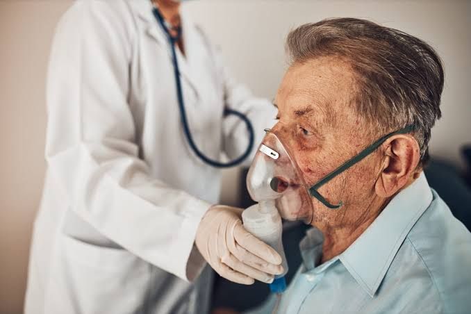 RISKS AND COMPLICATIONS OF RESTRICTIVE LUNG DISEASE RISKS AND COMPLICATIONS OF RESTRICTIVE LUNG DISEASE