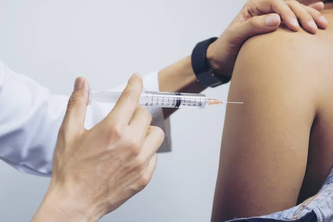 ENSURING SAFETY AND PRECISION: BEST PRACTICES FOR ADMINISTERING INTRAMUSCULAR INJECTIONS