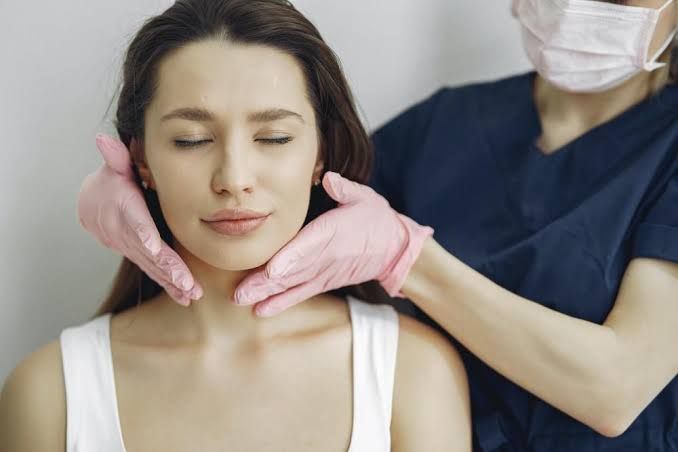 INTRODUCTION TO CLINICAL DERMATOLOGY INTRODUCTION TO CLINICAL DERMATOLOGY