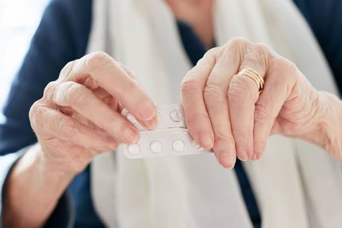 A 50 YEAR OLD WOMAN WITH RHEUMATOID ARTHRITIS IS STARTED ON METHOTREXATE A 50 YEAR OLD WOMAN WITH RHEUMATOID ARTHRITIS IS STARTED ON METHOTREXATE
