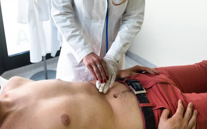 A 25 YEAR OLD MALE PRESENTS TO THE EMERGENCY DEPARTMENT WITH PERIUMBILICAL PAIN THAT HAS MIGRATED TO THE RIGHT ILIAC FOSSA