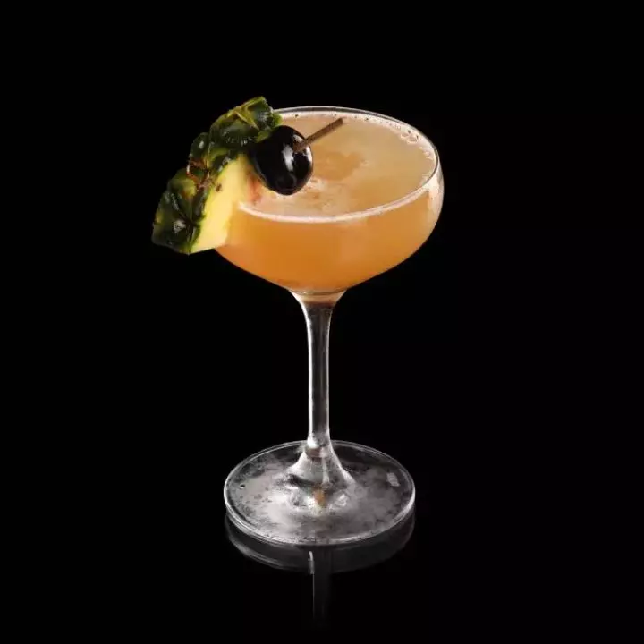 Club Cocktail (Difford's recipe)