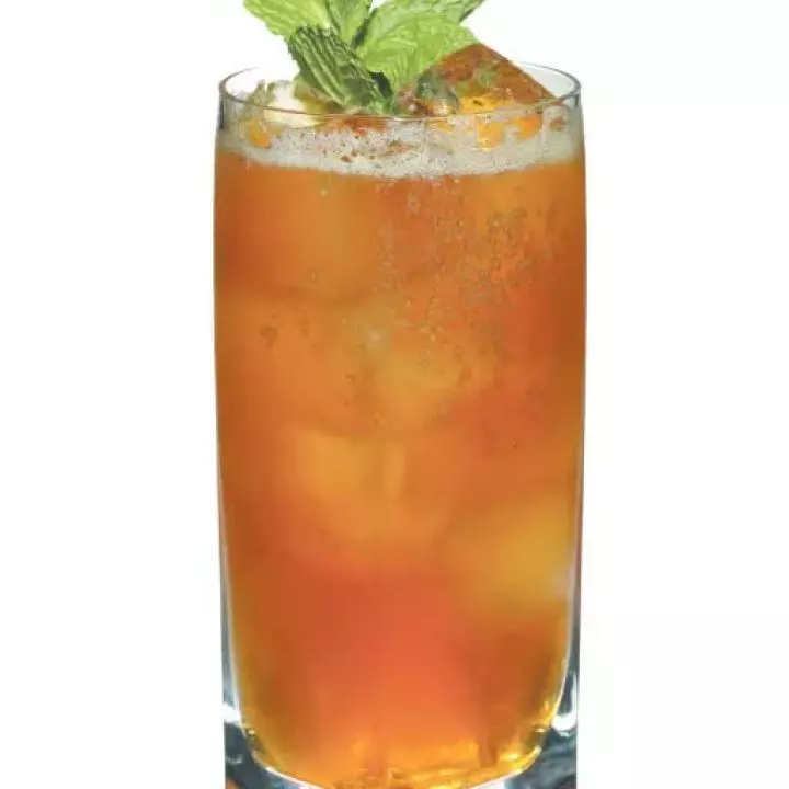 Pimm's Cup (or Classic Pimm's)
