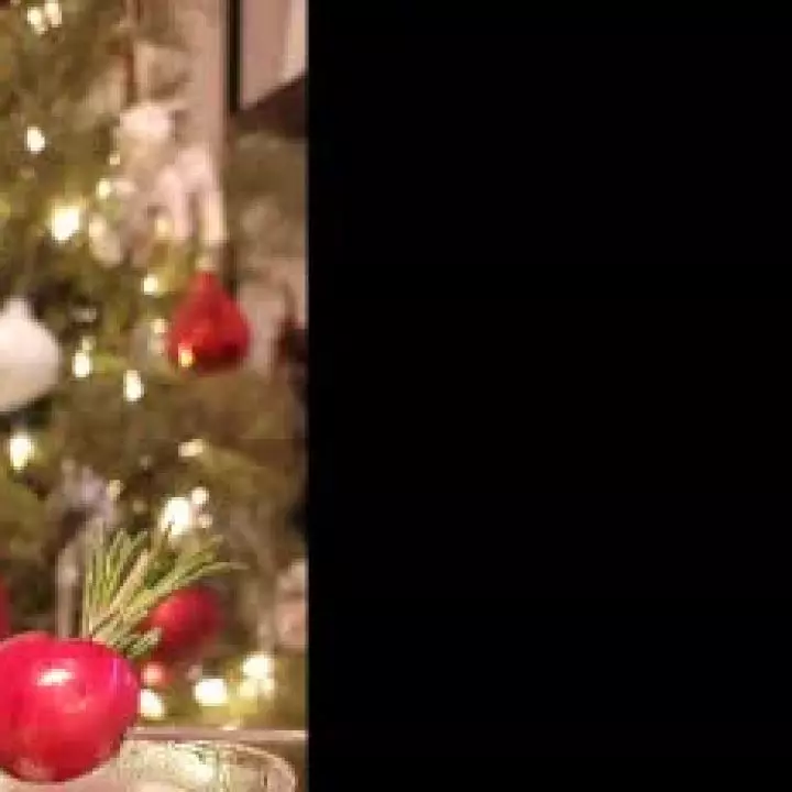 Mistletoe Cherry Crush