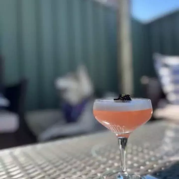 Butterfly Pea Gin(less) Sour
