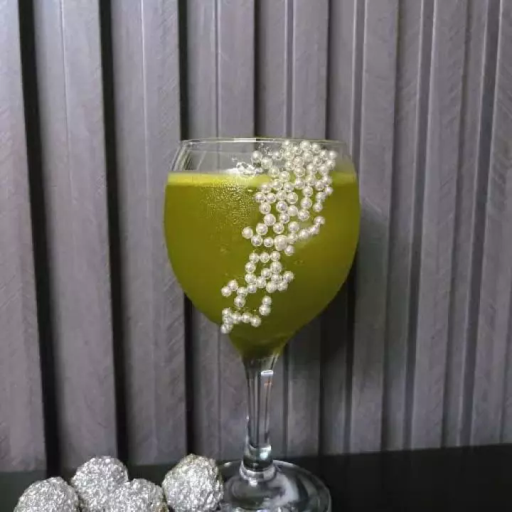 Triple G (Glitterball Green Goddess)