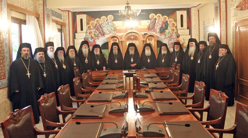 Η τυπολατρία ως παθογένεια: Όταν  ξεχνάμε την ουσία…