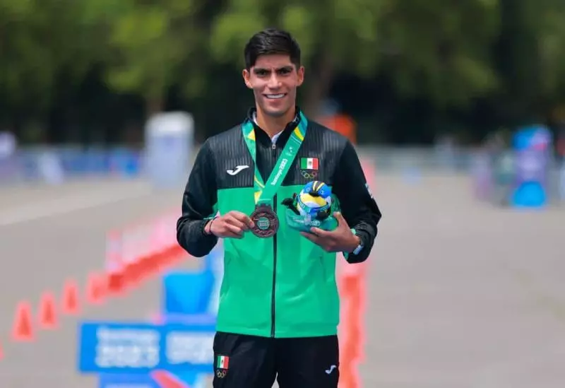 Andrés Eduardo Olivas Núñez