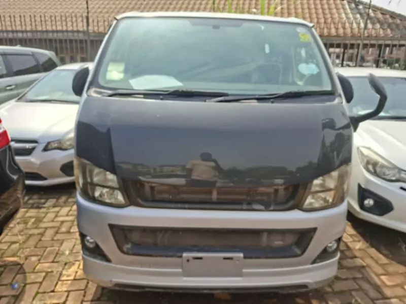 TOYOTA Hiace   - 2011