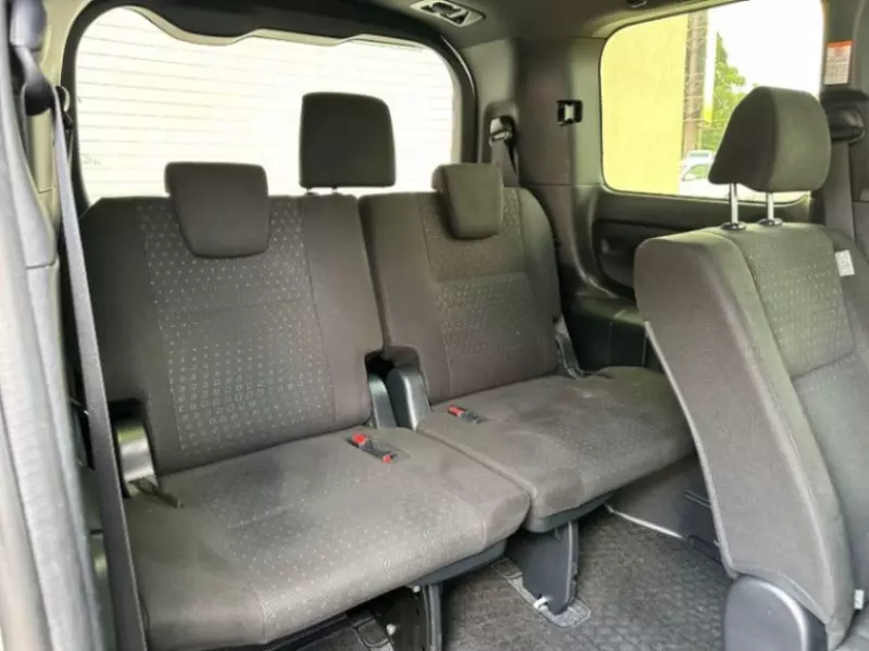 Toyota Voxy    - 2018