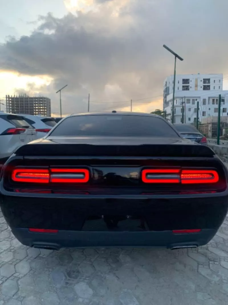 Dodge Challenger   - 2016