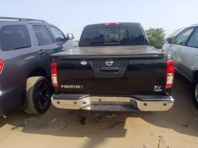 Nissan Frontier   - 2017