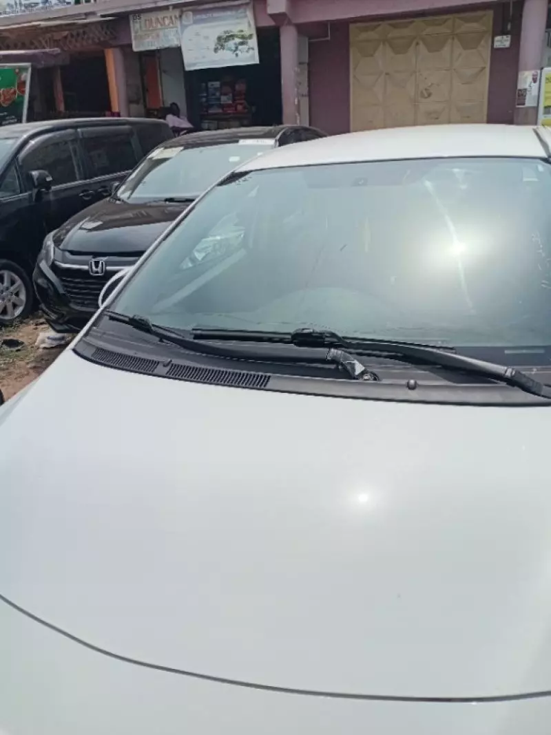 Toyota Yaris   - 2016