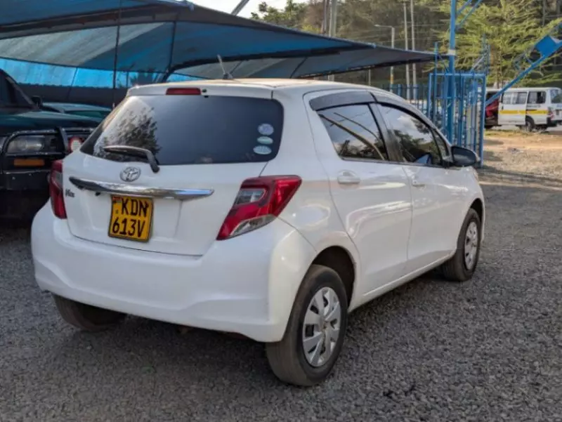 Toyota Vitz   - 2016