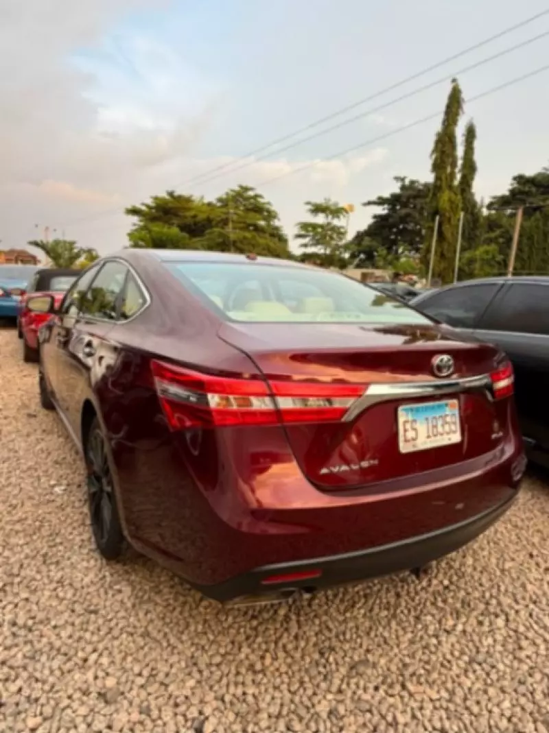 TOYOTA Avalon   - 2013