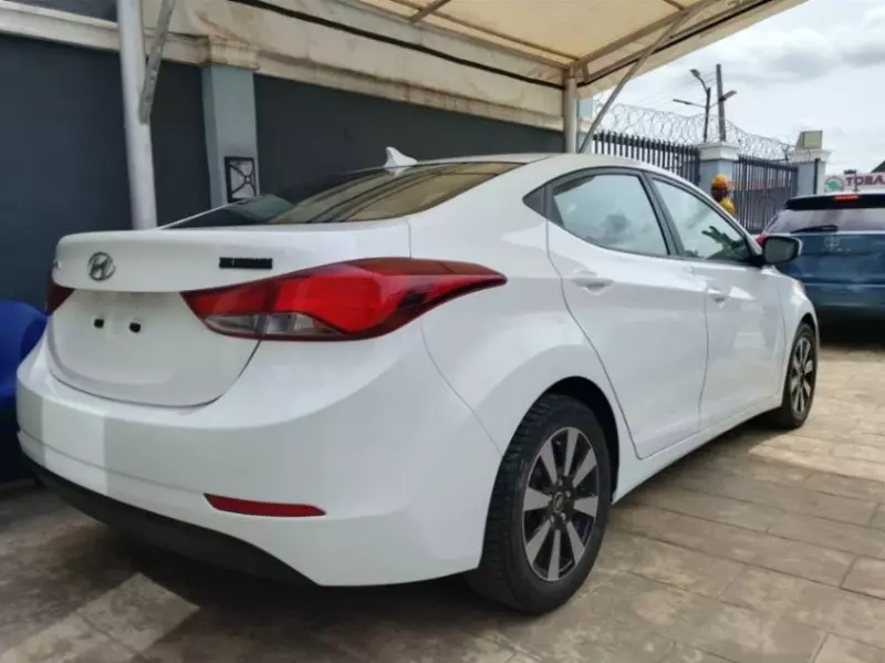 Hyundai Elantra   - 2014