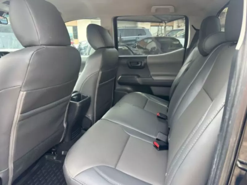 Toyota Tacoma   - 2018