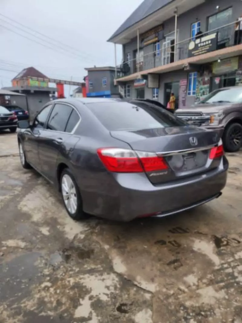 Honda Accord - 2012