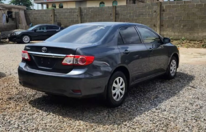 Toyota Corolla   - 2011