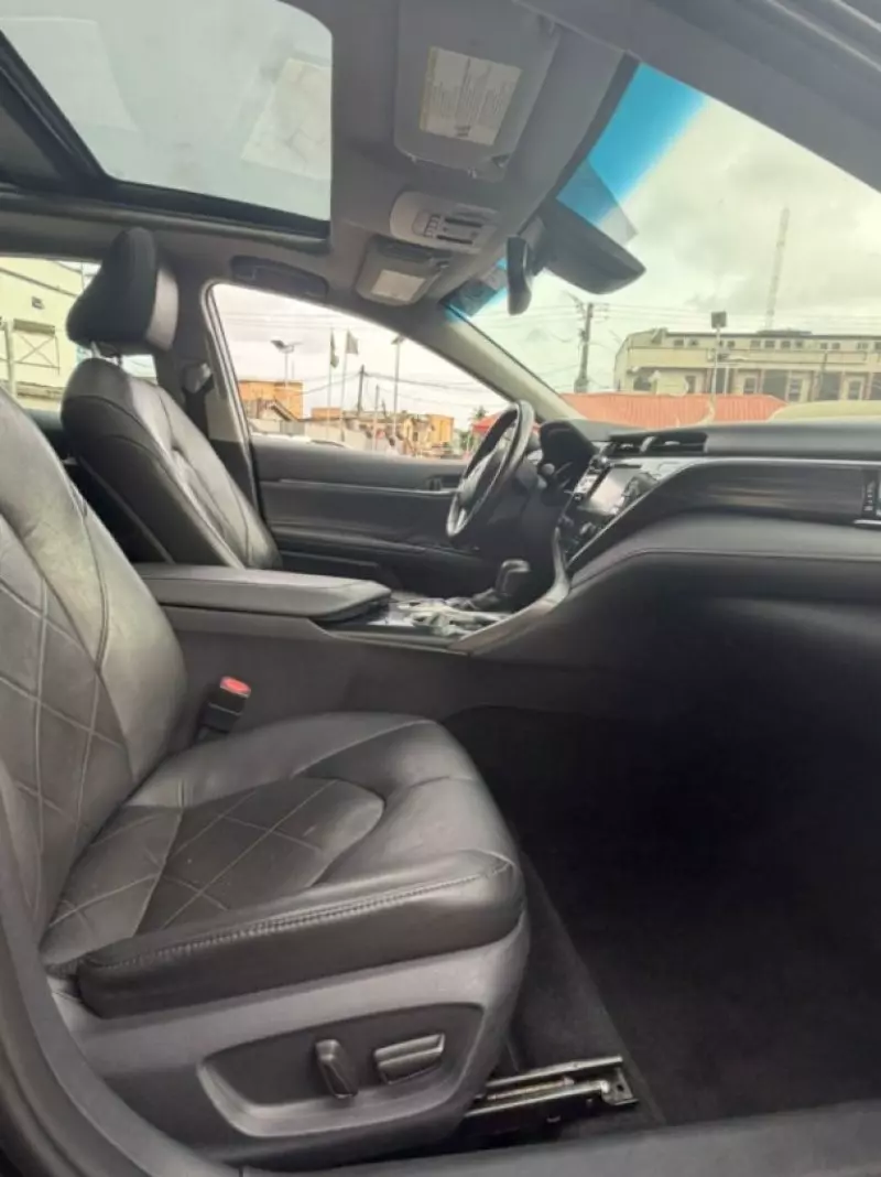 TOYOTA Camry - 2018