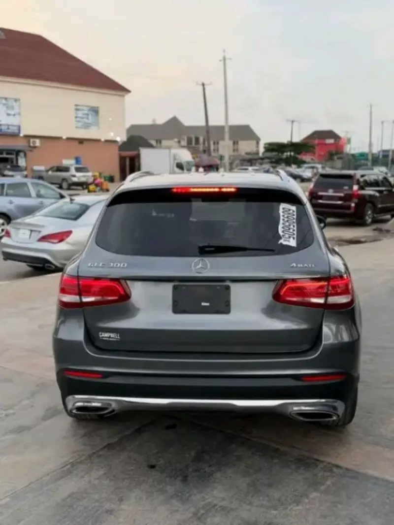 Mercedes-Benz GLC 300   - 2016