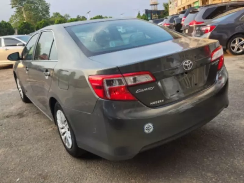 Toyota Camry   - 2014
