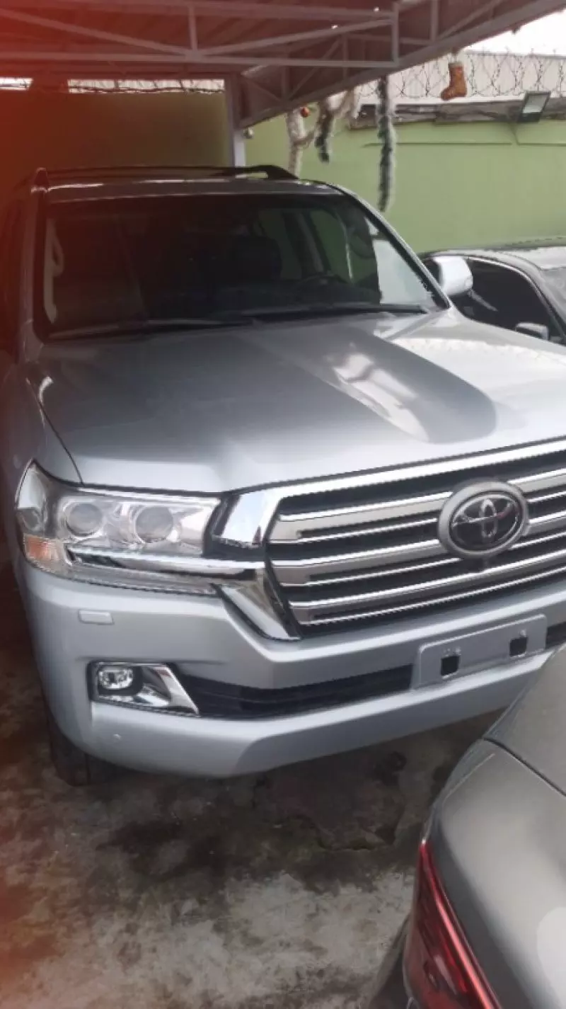 Lexus LX 570   - 2017