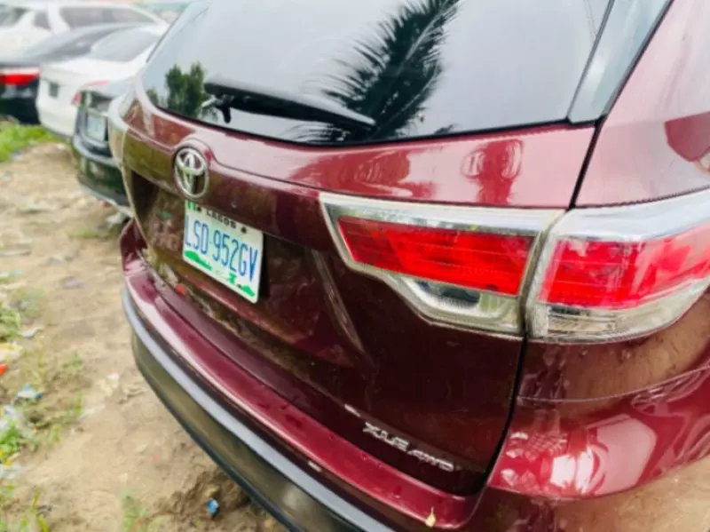 TOYOTA Highlander   - 2014