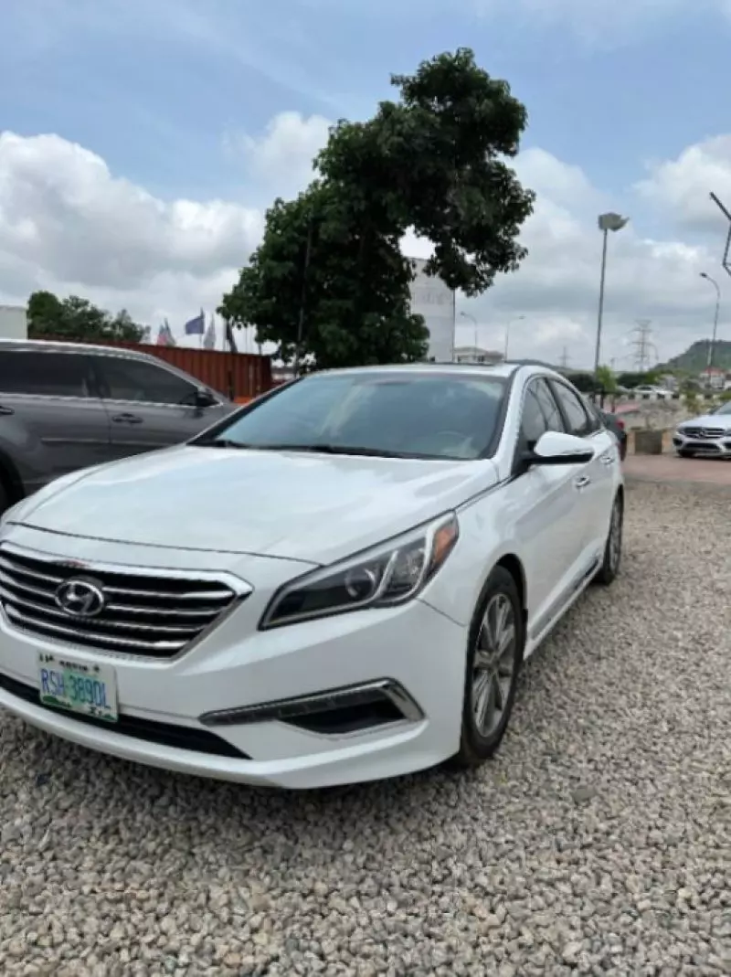 Hyundai Sonata   - 2016