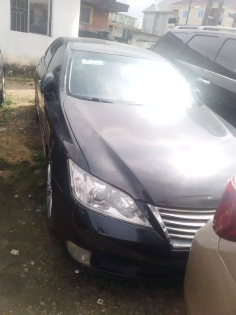 Lexus ES   - 2011