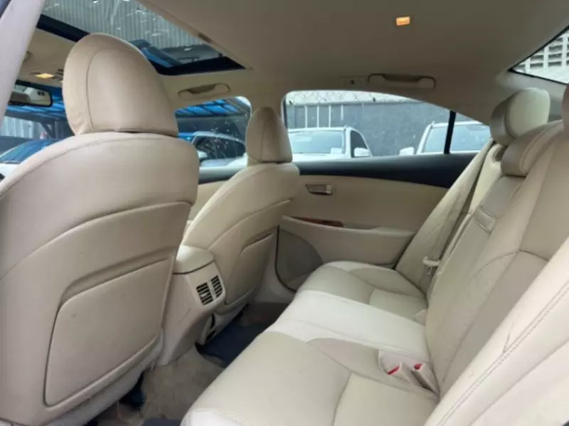 Lexus ES 350   - 2010
