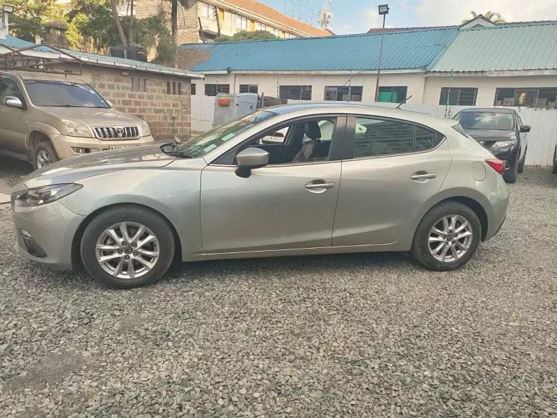 Mazda 3 - 2015