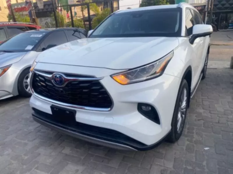 Toyota Highlander   - 2023