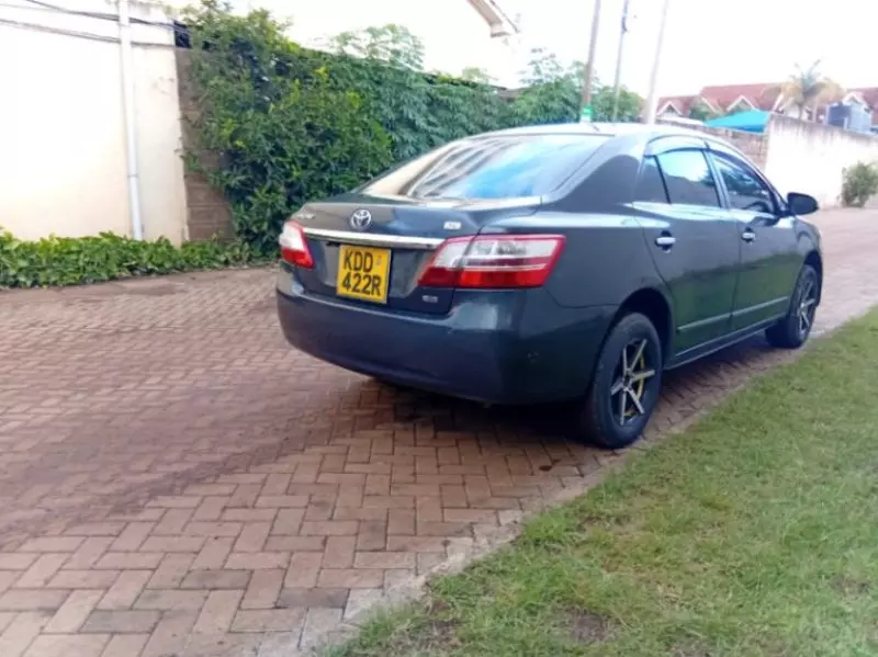 Toyota Premio    - 2014