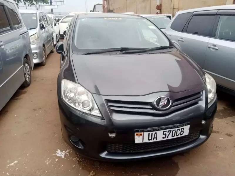 Toyota Auris   - 2010